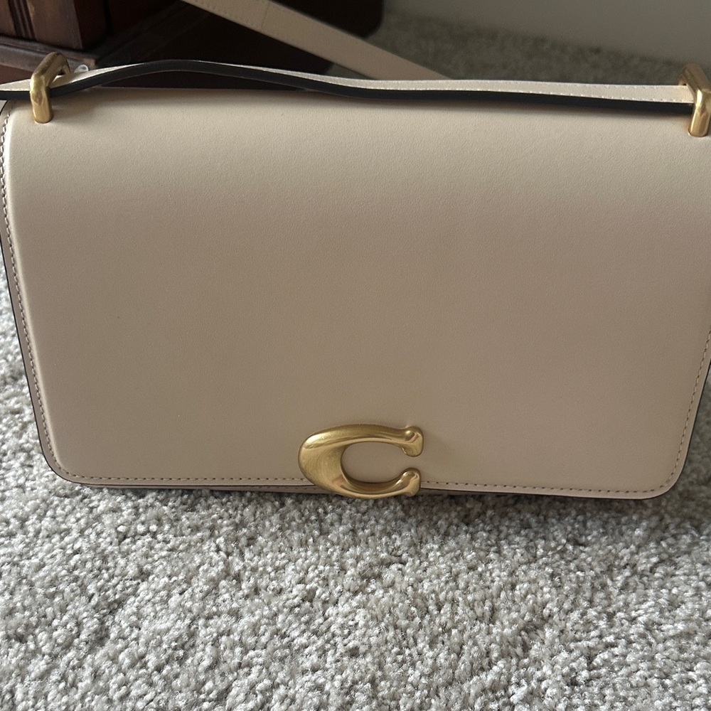 Coach Bandit Bag in a beautiful ivory color!